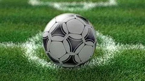 关晓彤母女同乘300万豪车，深夜共赴鹿晗住所引热议