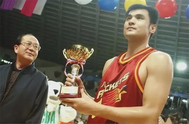 陈巧珠在接 陈巧珠在接